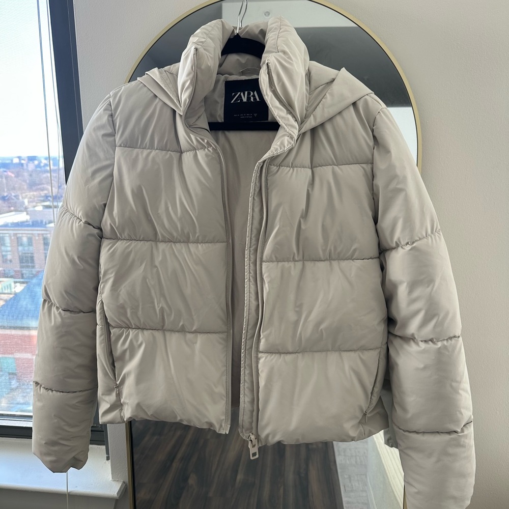 Zara Women's Cream Puffer Jacket